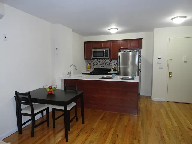 41-28 44th St #5F — Photo 2