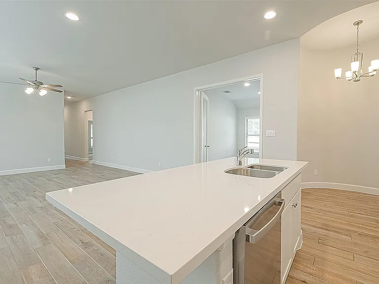 213 McCrea Ct — Photo 16