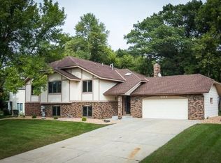 4126 Blueberry Ln, Eagan, MN 55123