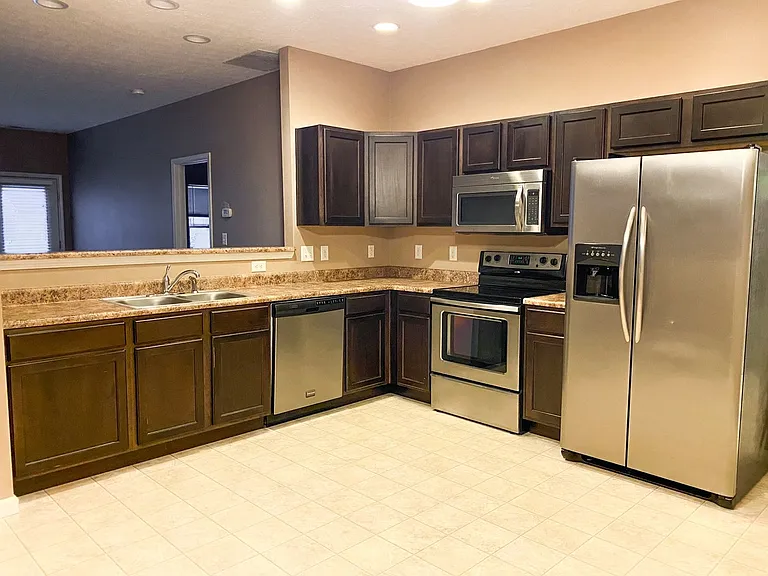 2388 Fleming Dr — Photo 2