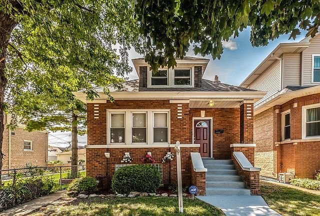 1st image of 5729 W Cornelia Ave
