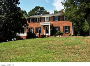 530 Hedgewood Pl, Winston Salem, NC 27104