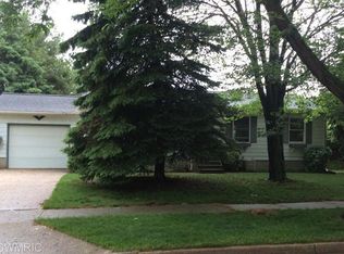 908 S Hopkins St, Grand Haven, MI 49417