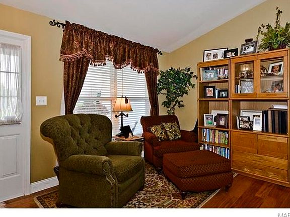 Extra nook by front door, great flex space.