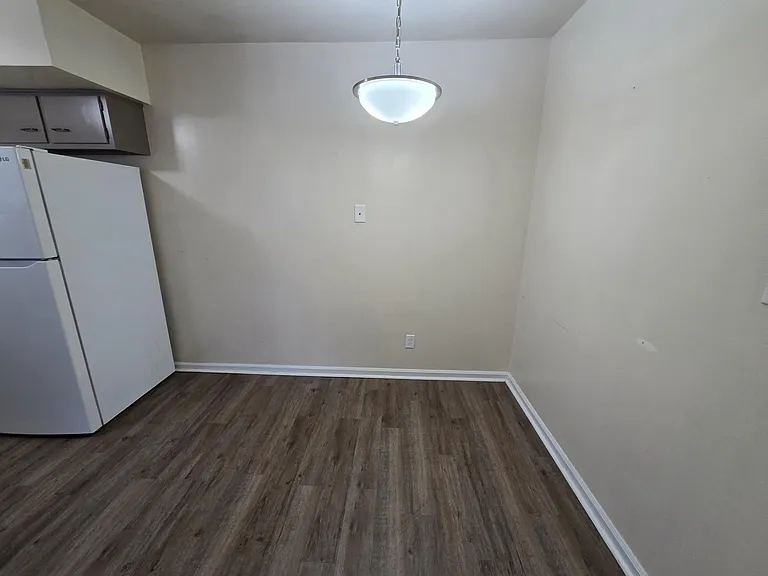 516 Anniston Dr — Photo 4
