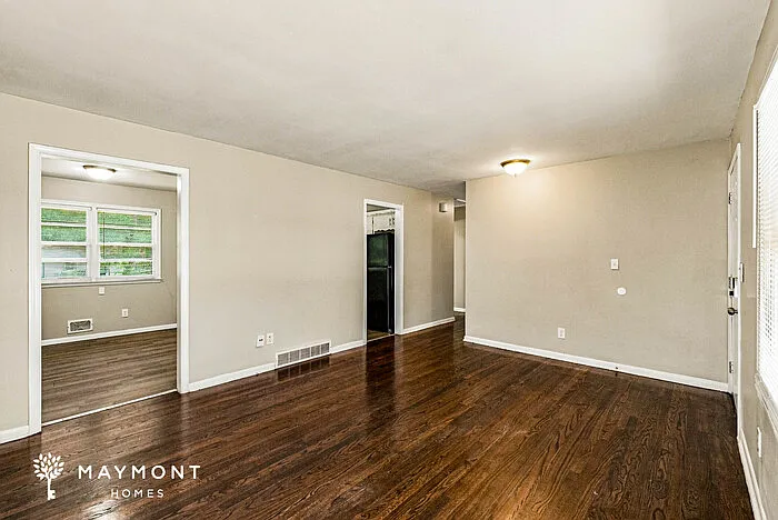 3 bed, 1.5 bath, 1029 sqft, $1,595 — Photo 3