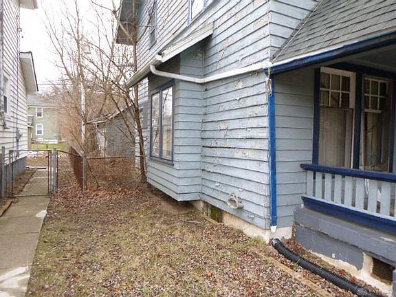 2nd image of 117 Elmwood Ave E