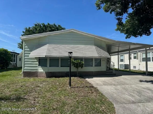 578 Dolphin Cir, Barefoot Bay, FL 32976