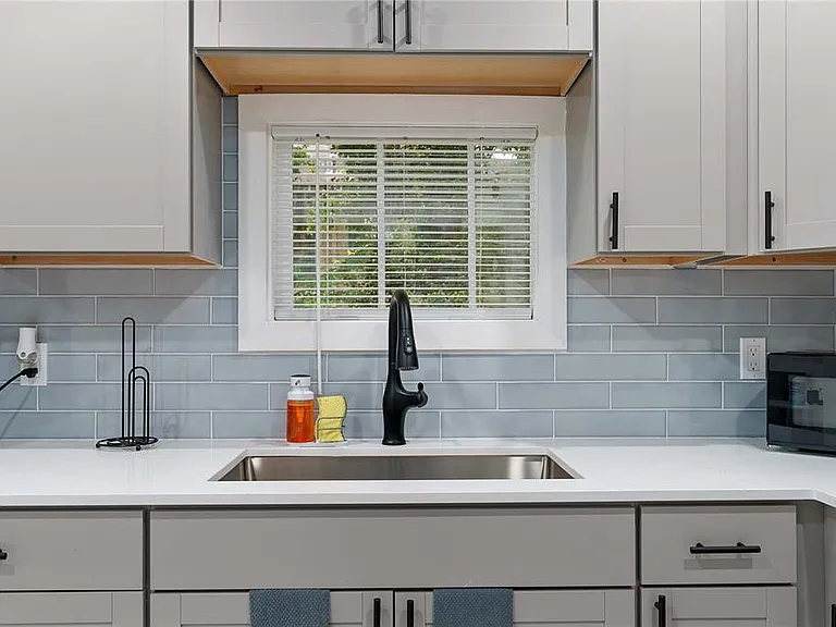 412 E Harwood St #3 — Photo 9