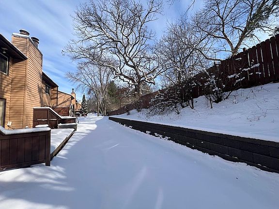 3rd image of 4801 Spring Cir