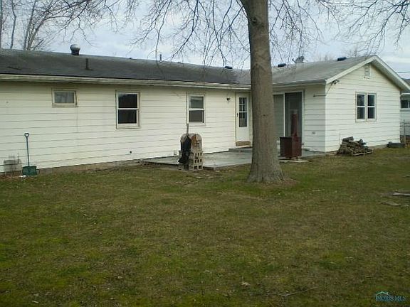 4th image of 2095 Royal Oak Ave