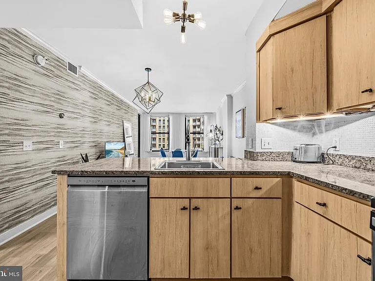 631 D St NW #637 — Photo 14