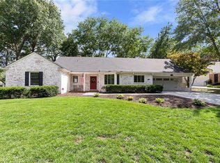 2521 W 65th St, Mission Hills, KS 66208