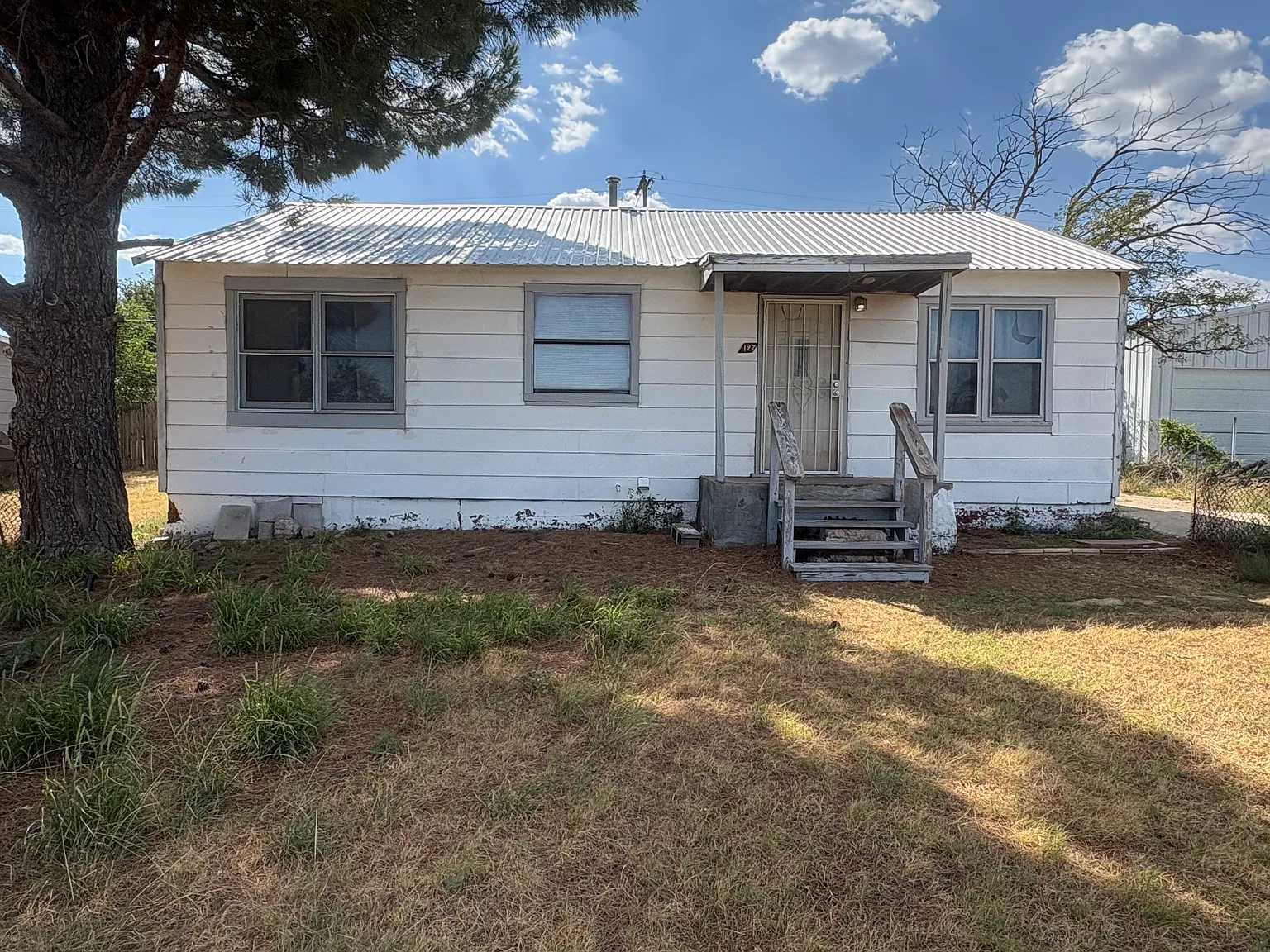 3 bed, 1296 sqft, $1,600 — Photo 2