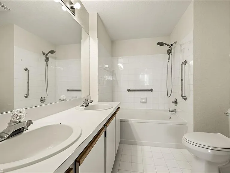 6401 Aragon Way #204 — Photo 16