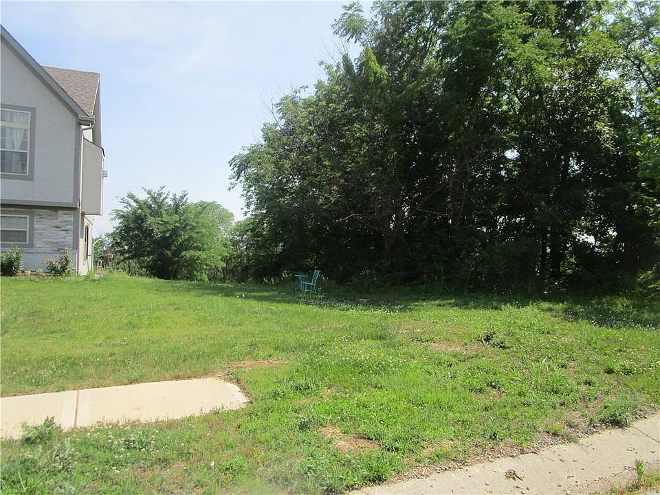 1st image of 4421 NE 67th St