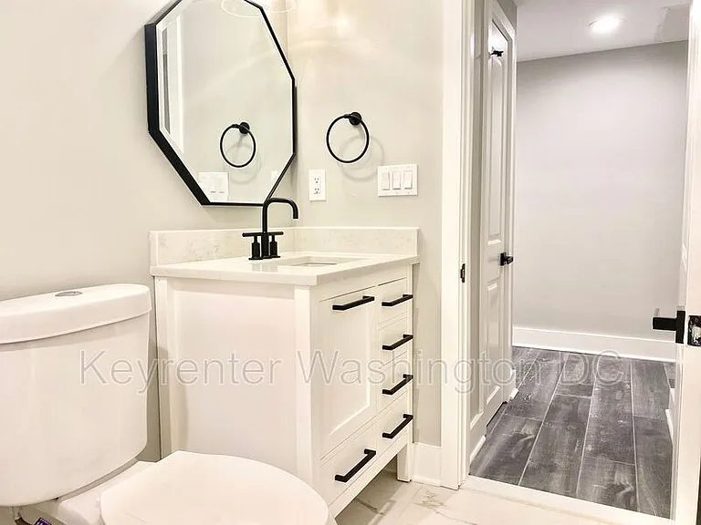 1618 Gales St NE #B — Photo 16