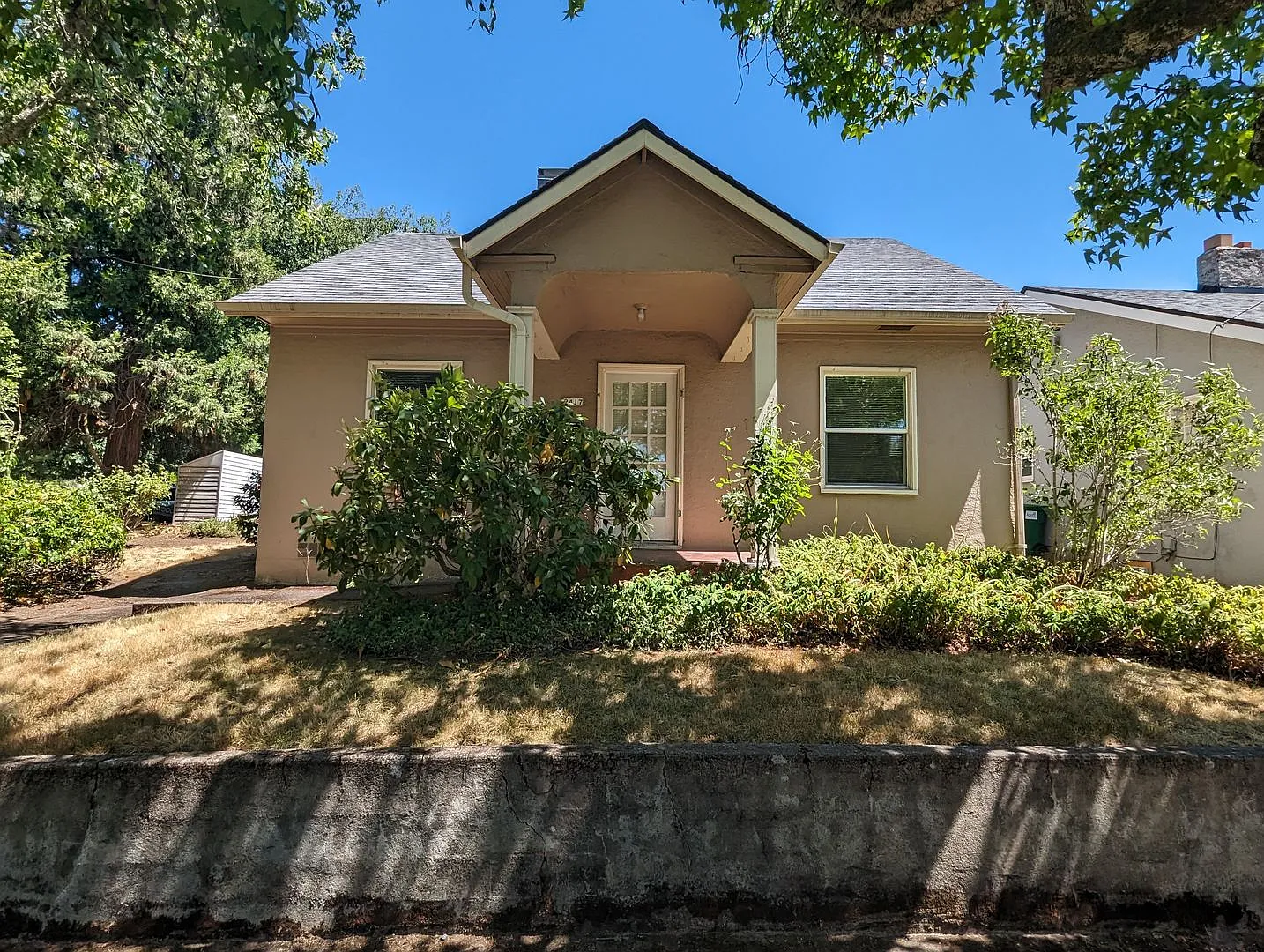 2417 Agate St photo 1