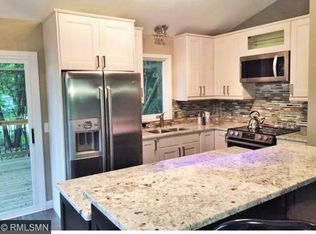 6260 Duck Lake Rd, Eden Prairie, MN 55346