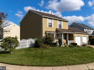 9 Sleepy Hollow Ln, Sicklerville, NJ 08081