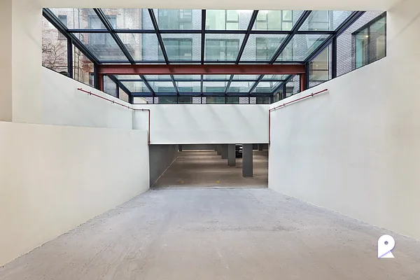 Rented by REZI | media 11