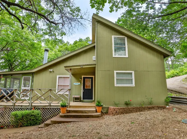 2147 Chaparral Dr, Gainesville, TX 76240