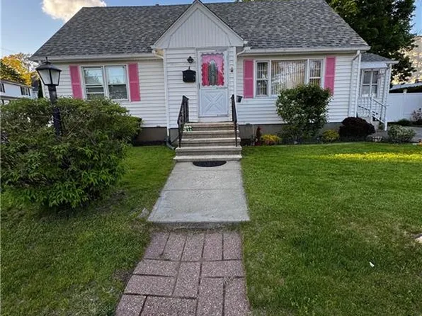 4 Dunbar St, Providence, RI 02909