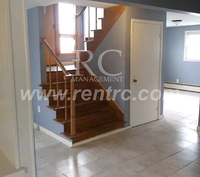 905 Sprague Rd — Photo 8