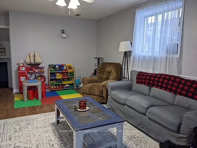 2 Hoddle Cres — Photo 13