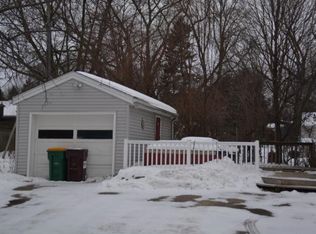 3700 Hamilton Ave, Deephaven, MN 55391