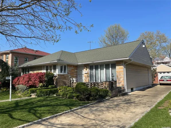 75-39 196th Place, Fresh Meadows, NY 11366