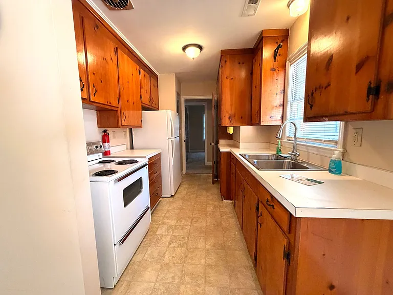 639A Windermere Blvd — Photo 7