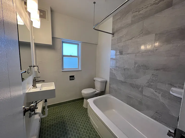 22 East 22nd Street — Photo 35