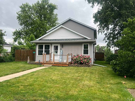 2nd image of 22 Sweet Briar Ln