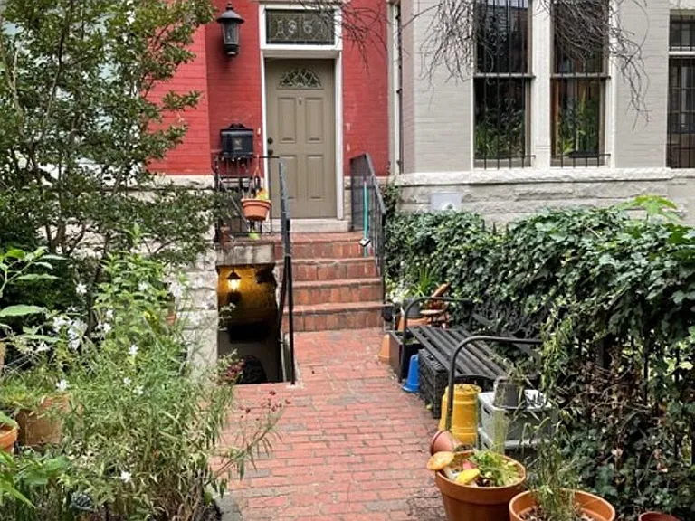 1351 Irving St, NW — Photo 27
