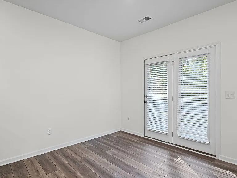 1012 Paddington Dr — Photo 12