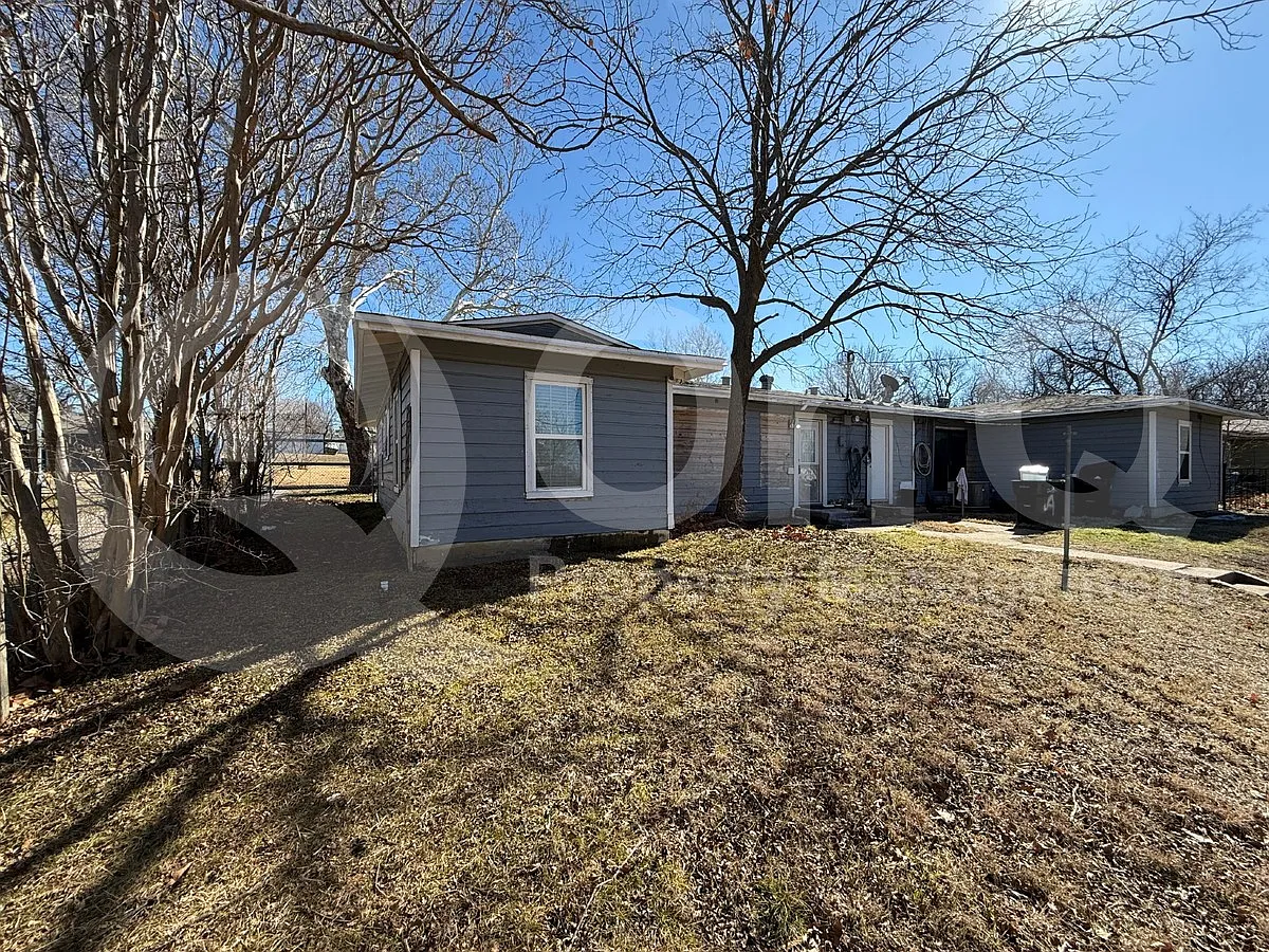 2 bed, 1.0 bath, 1006 sqft, $1,250 — Photo 2