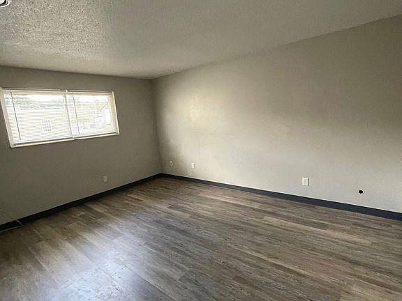 2nd image of 816 Orchard St APT 6