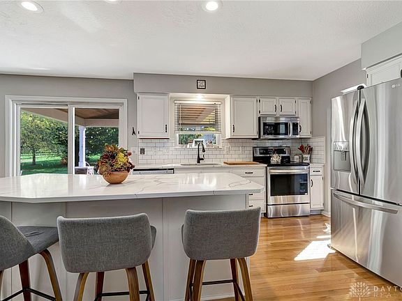 2nd image of 6193 Glennstone Ct