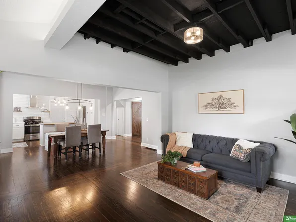 5048 Bedford Ave, Omaha, NE 68104
