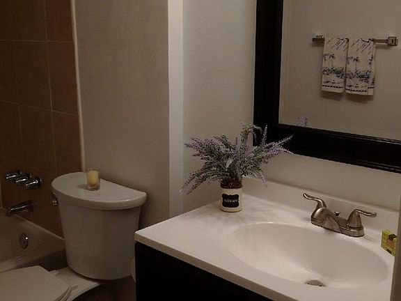5th image of 2627 Douglas Ave APT 222