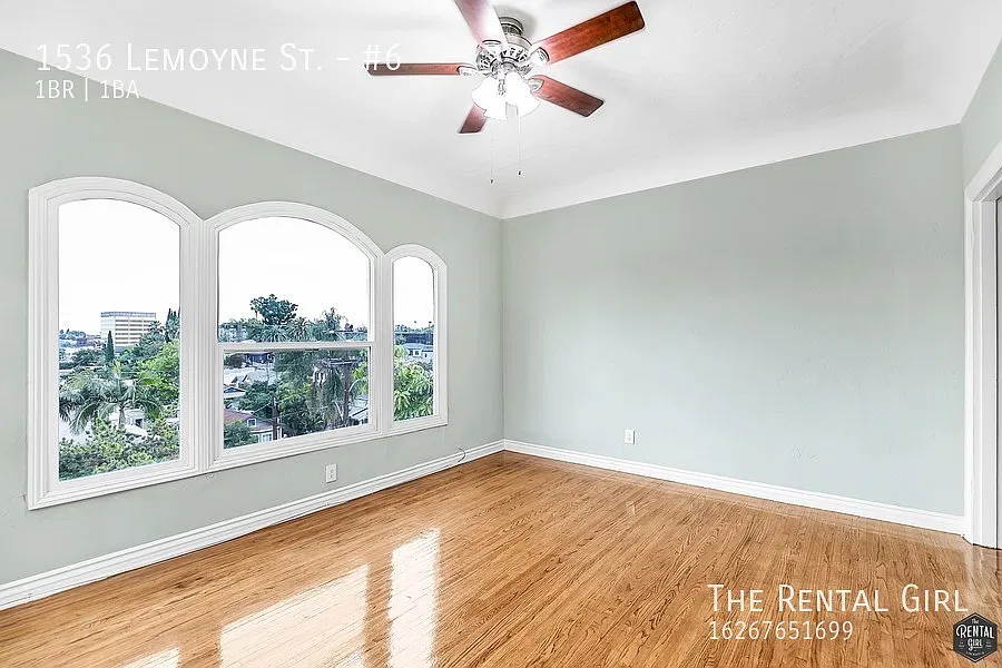 Spacious Echo Park One Bedroom| Top Floor Corner Unit | Views Of DTLA | Ample Storage! — Photo 2