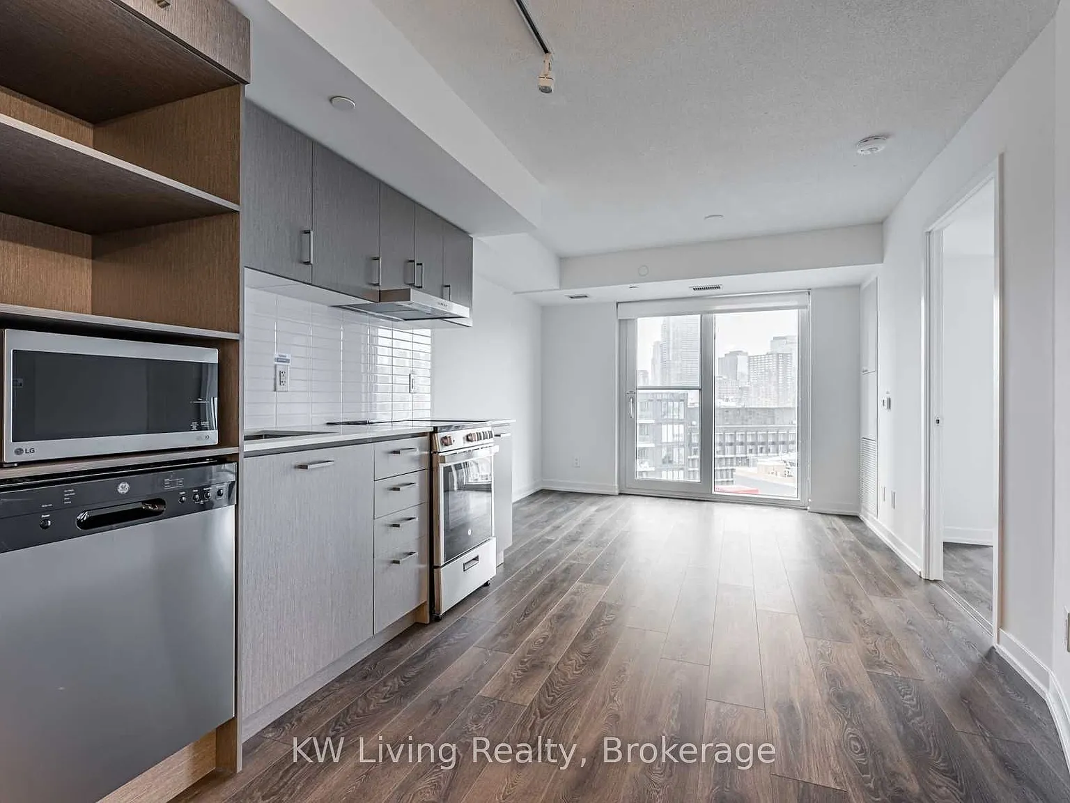 2 bed, $2,500 — Photo 4
