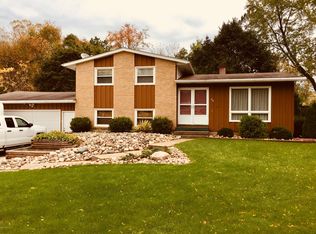 619 Charleston Rd, Lansing, MI 48917