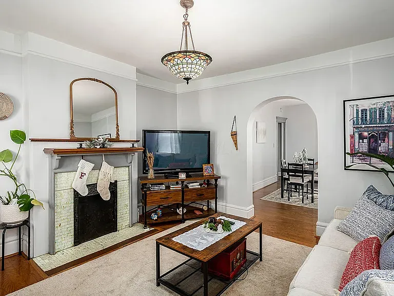 2 bed, 1200 sqft, $1,600 — Photo 2