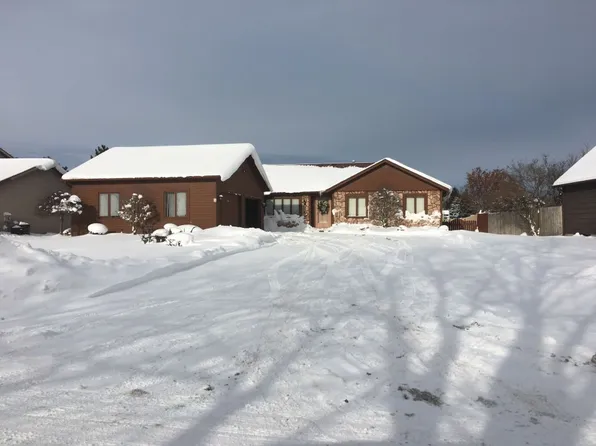 75 Troutbeck Ln, Rochester, NY 14626