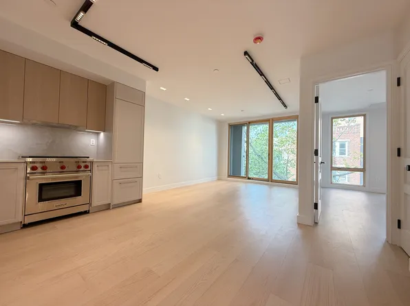 636 Lorimer Street image 2 of 25