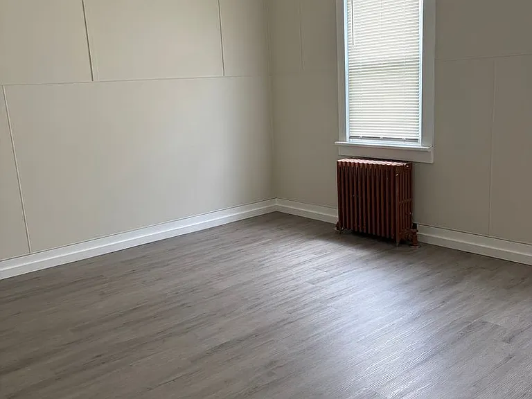 941 Port Carbon St — Photo 5