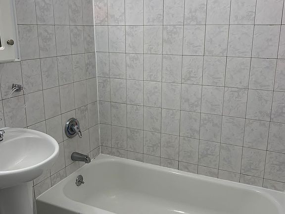4th image of 637 Bushwick Ave #1F