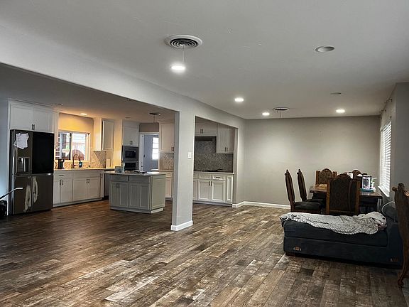 2nd image of 903 Wofford